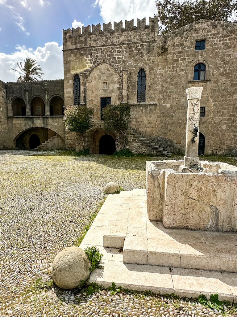 rhodes-greece-old-town