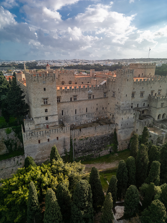 rhodes-knights-castle-old-town